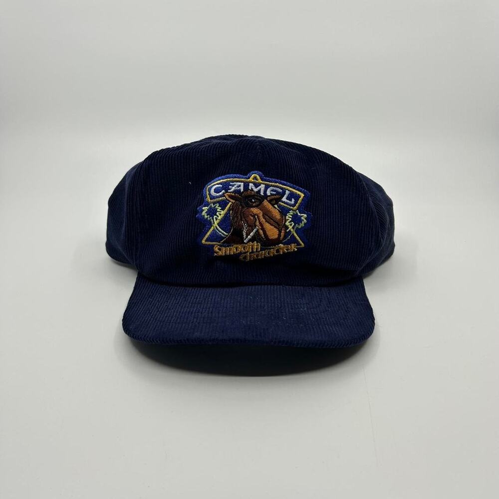 VTG 80s/90s Camel Smooth embroidered logo snapback hat in navy